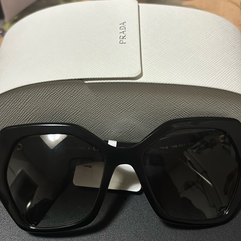 PRADA SUN GLASSES SPR16R - Picture 1 of 2